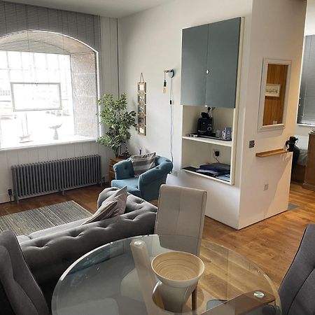 Cozy Coastal Apartment Plymouth Exterior photo